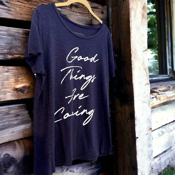 Navy Blue Shortsleeve Graphic Tee - Good Things Are Coming! Like New! Size L - Picture 2 of 7